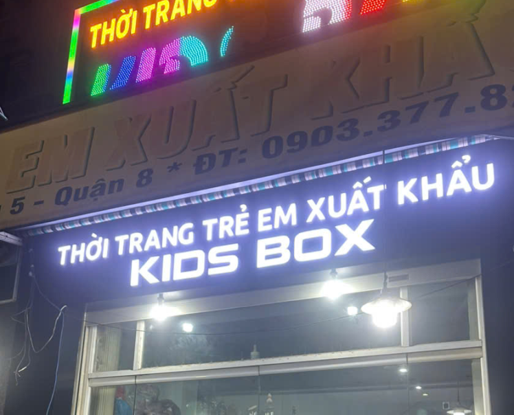 Làm biển hiệu hộp đèn cửa hàng thời trang