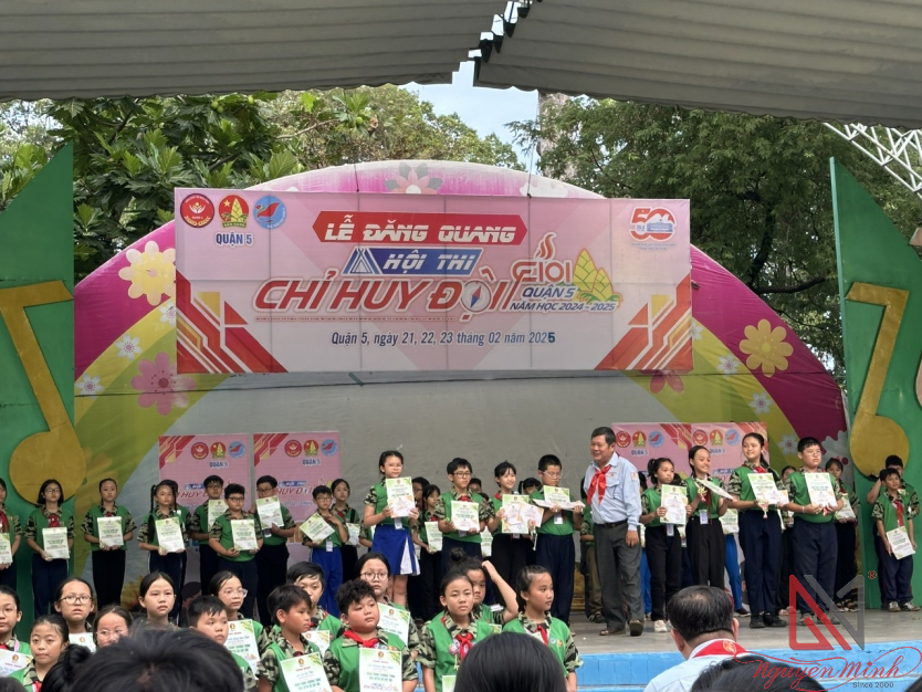 Thi công chữ vô cực quận 8