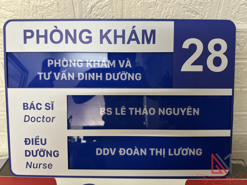 Chữ nổi vô cực cho phòng khám