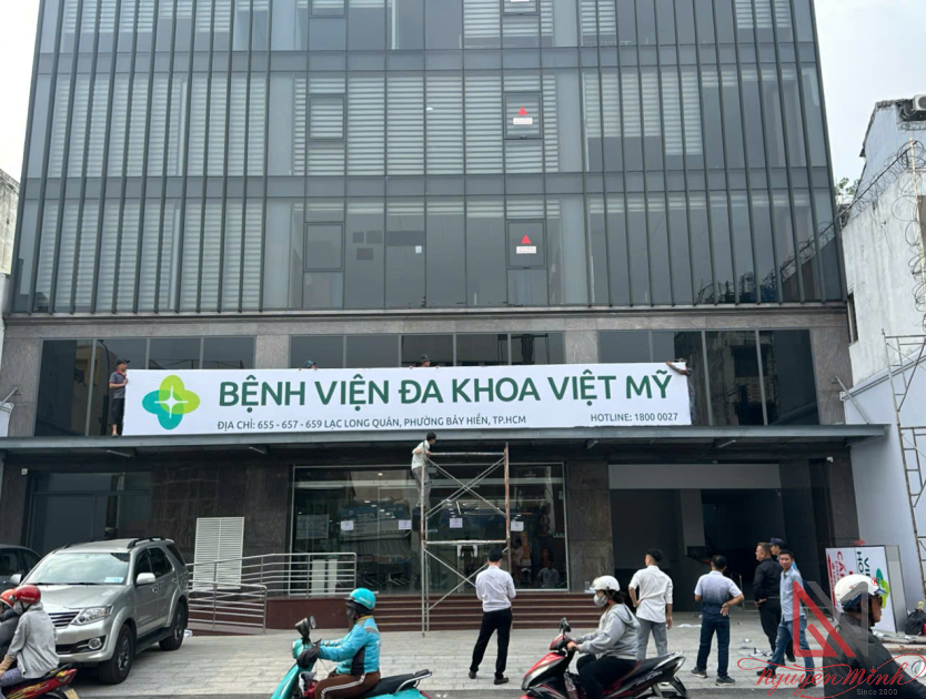 Thi công biển hiệu bệnh viện Đa Khoa Việt Mỹ